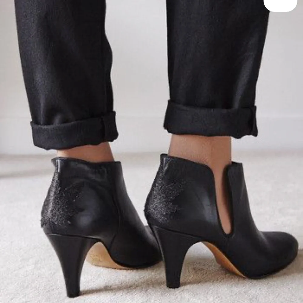 Kaktus Black Textured Ankle Booties Patricia Blanchet - Picture 2 of 9